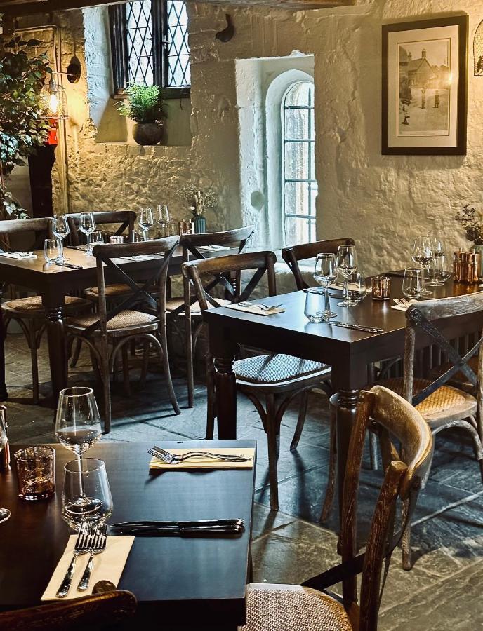 The Old Mill Hotel Salisbury Bagian luar foto