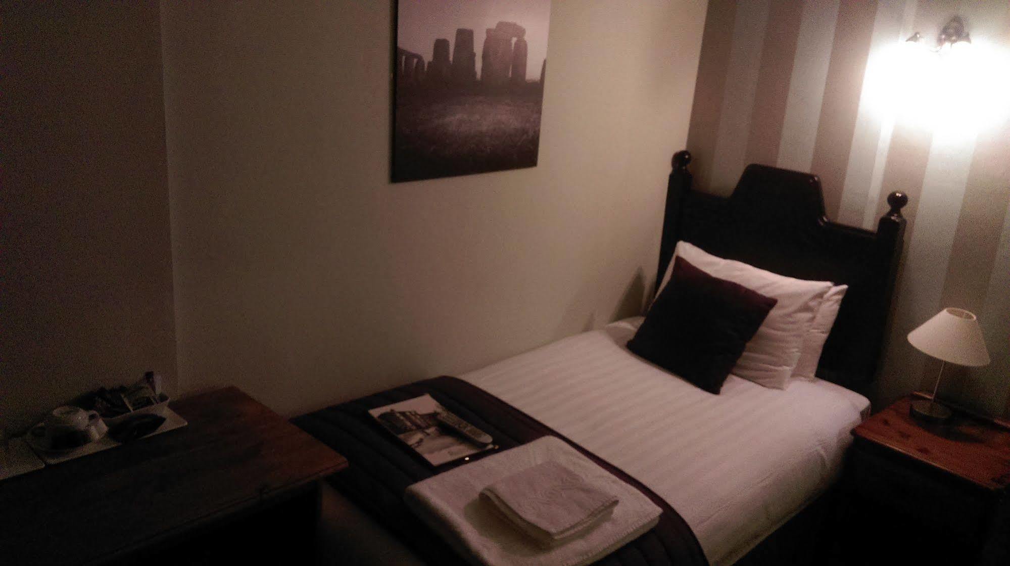 The Old Mill Hotel Salisbury Bagian luar foto